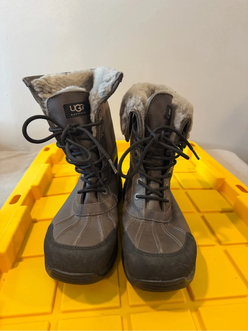 UGG Men's Butte Waterproof Leather  Boots Dark Gray 5521 Size 9